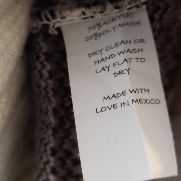 Jen's Pirate Booty sitting bull sweater NWT - Picture 5 of 5